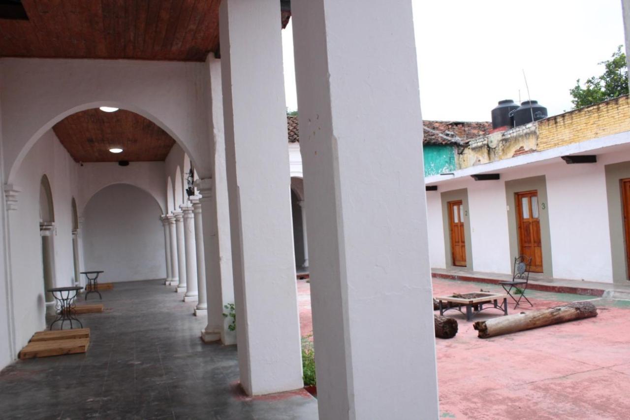 Hostel Fandango San Cristóbal de Las Casas Exterior foto